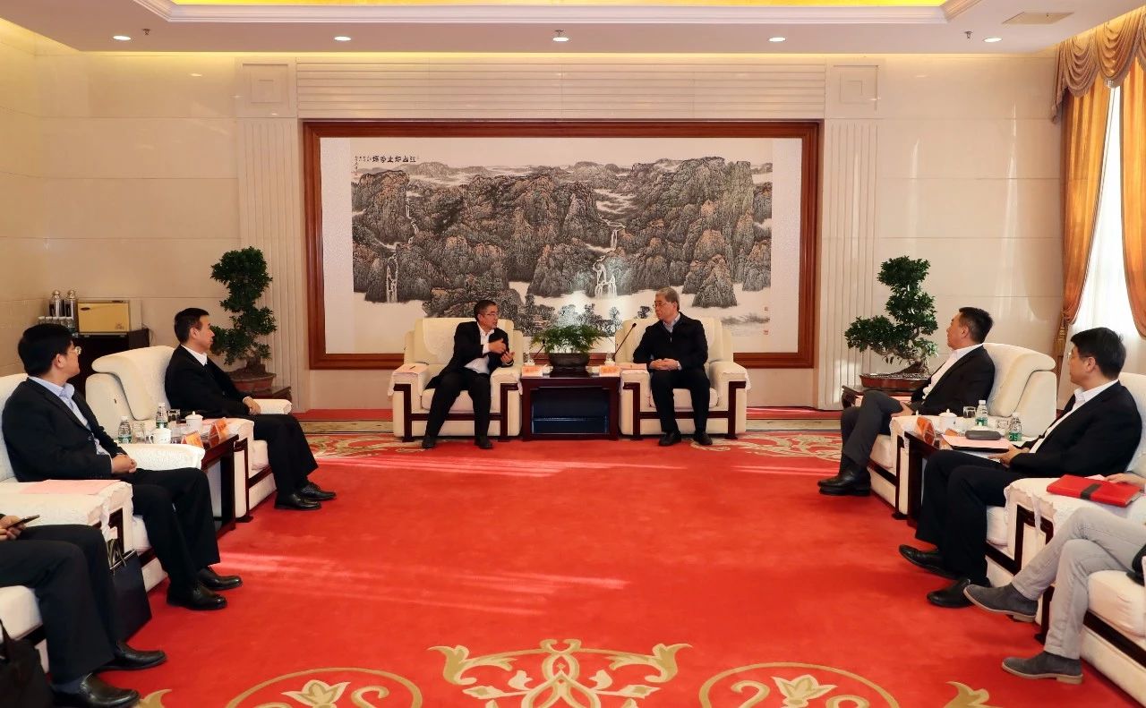 雷凡培會(huì)見中國船級(jí)社黨委副書記、總裁莫鑒輝一行